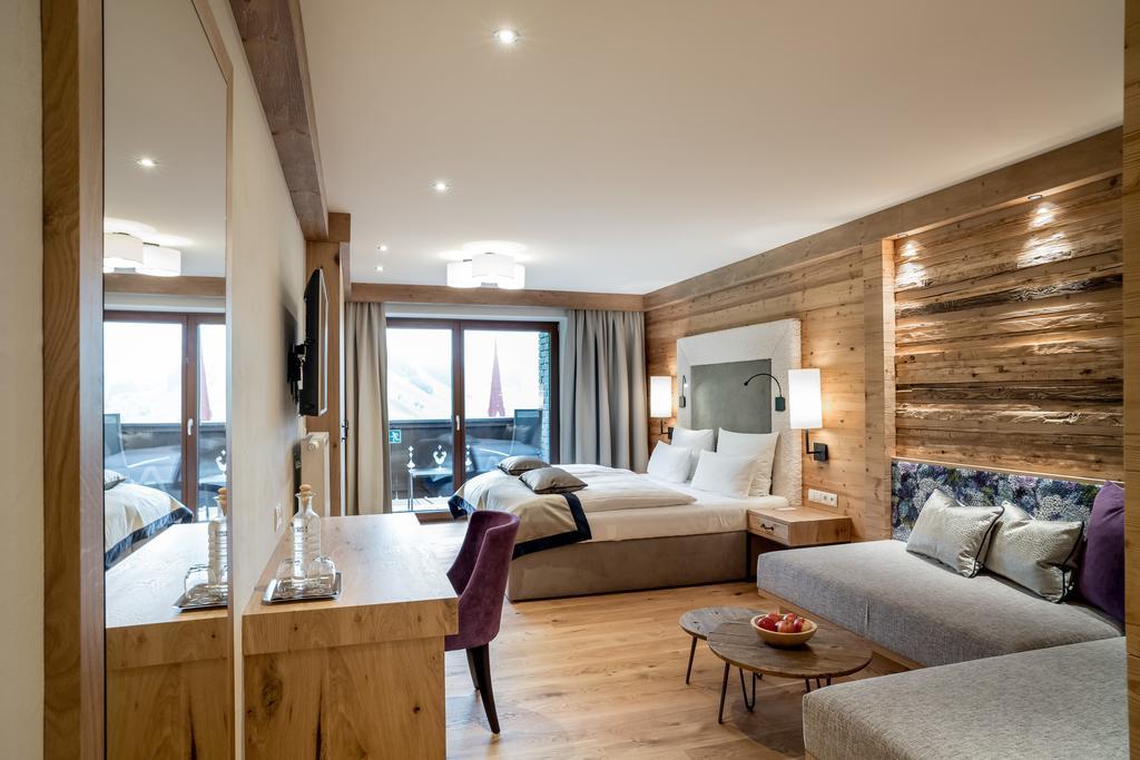 Aktiv- & Wellnesshotel Bergfried 图克斯 外观 照片
