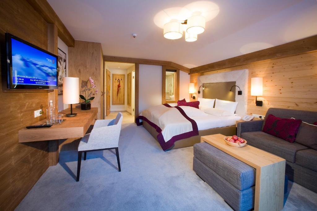 Aktiv- & Wellnesshotel Bergfried 图克斯 外观 照片