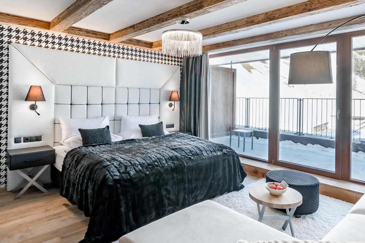 Aktiv- & Wellnesshotel Bergfried 图克斯 外观 照片